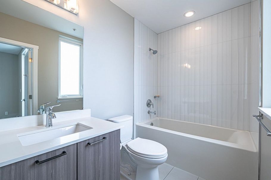 PH01 6555 Victoria Drive Vancouver, BC - 25