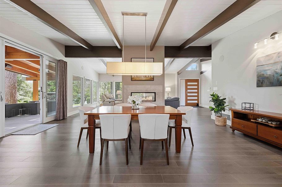 672 E St James Road North Vancouver, BC - 23