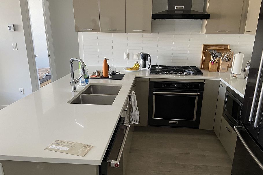 PH9 3581 Ross Drive Vancouver, BC - 5