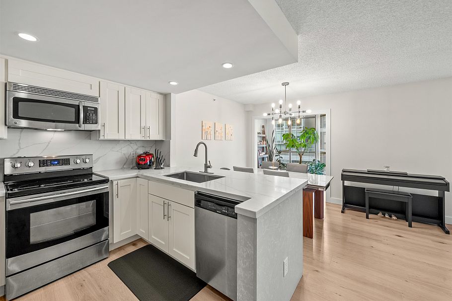 706 867 Hamilton Street Vancouver, BC - 5