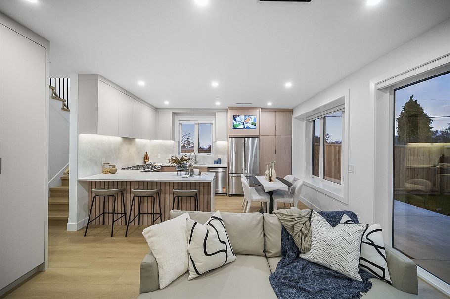 2 3623 Triumph Street Vancouver, BC - 8