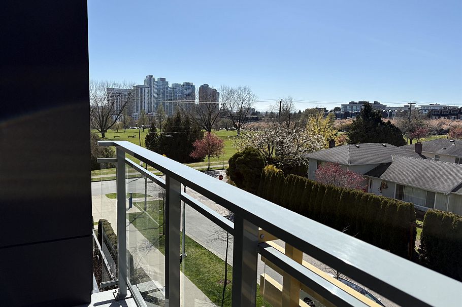 405 389 W 59th Avenue Vancouver, BC - 12