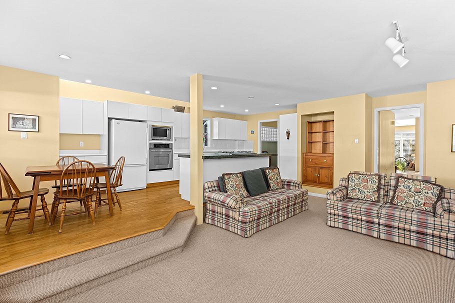 4367 W 15th Avenue Vancouver, BC - 19