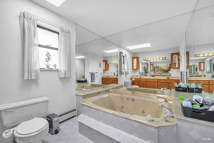 3088 School Avenue Vancouver, BC - 21