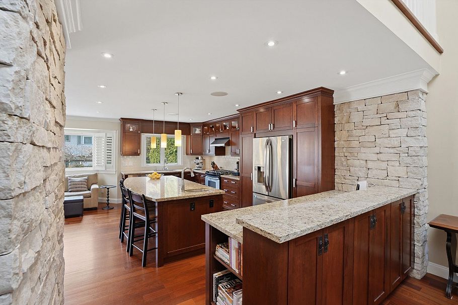 1491 Norton Court North Vancouver, BC - 16