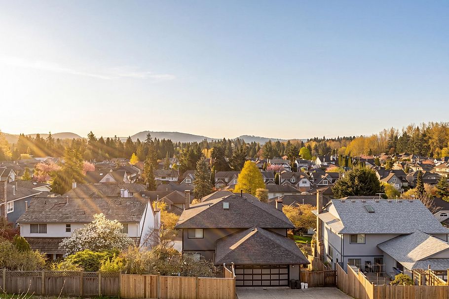 547 Tempe Crescent North Vancouver, BC - 26