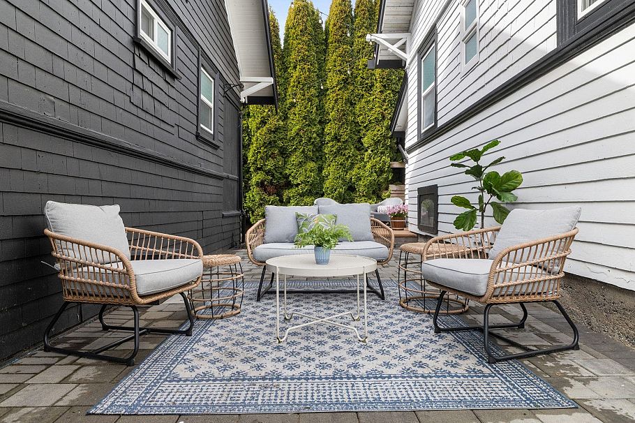 737-745 St. Andrews Avenue North Vancouver, BC - 18