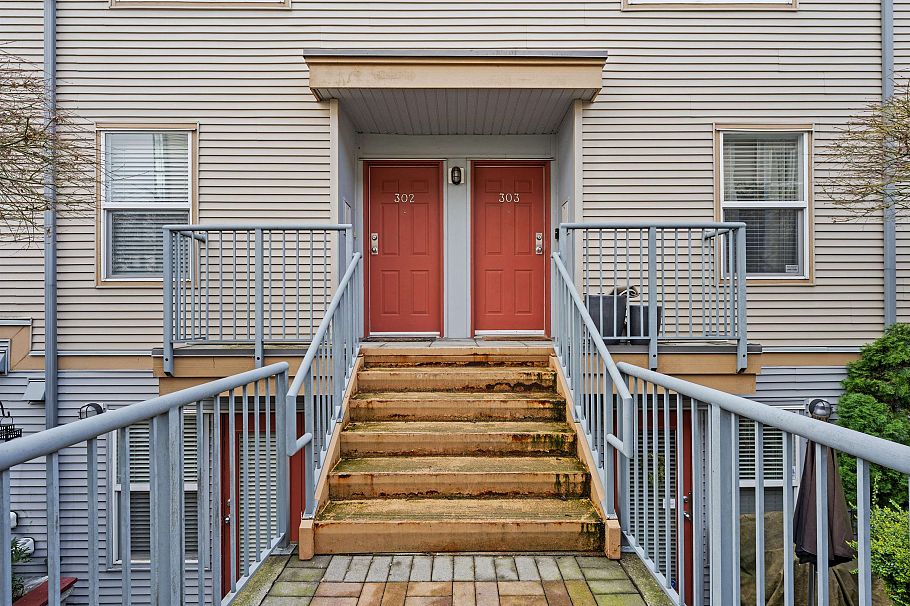 303 2688 Watson Street Vancouver, BC - 25