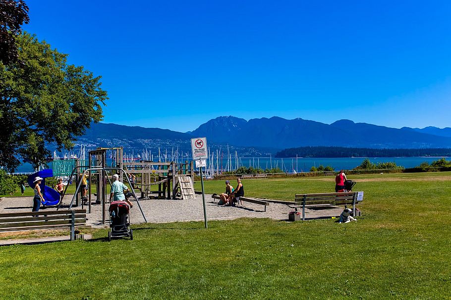 3086 W 2nd Avenue Vancouver, BC - 26