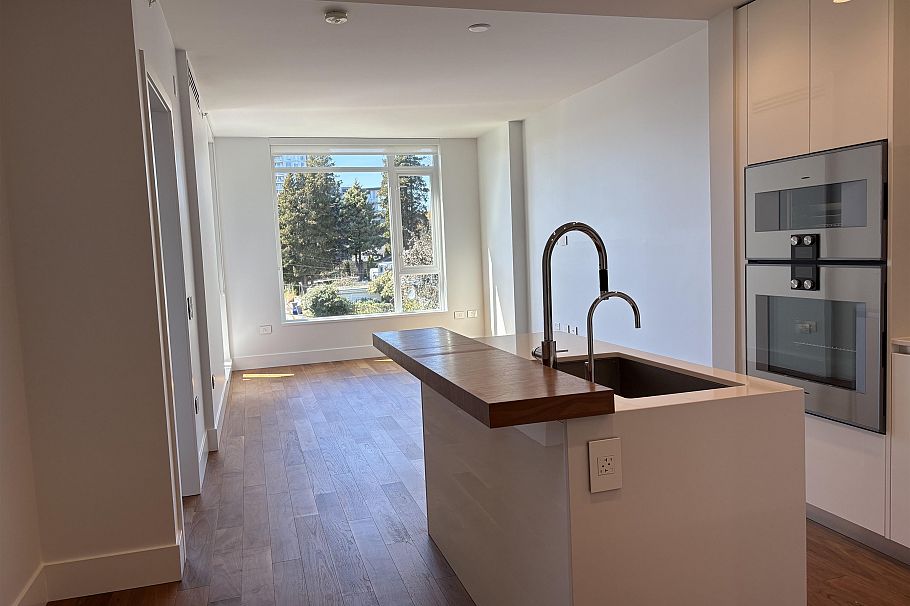 405 389 W 59th Avenue Vancouver, BC - 1