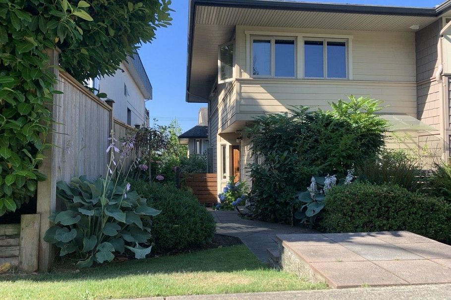 9 215 E 4th Street North Vancouver, BC - 2