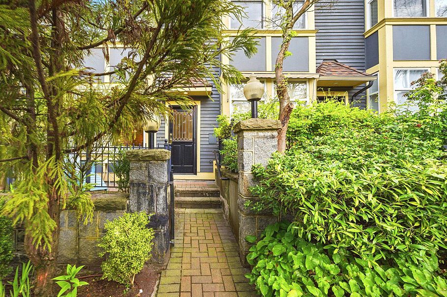 2608 Yukon Street Vancouver, BC - 12