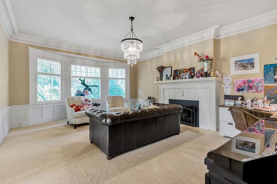 1670 W 49th Avenue Vancouver, BC - 3