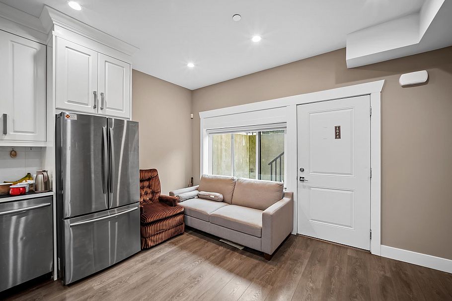 8068 Haig Street Vancouver, BC - 32