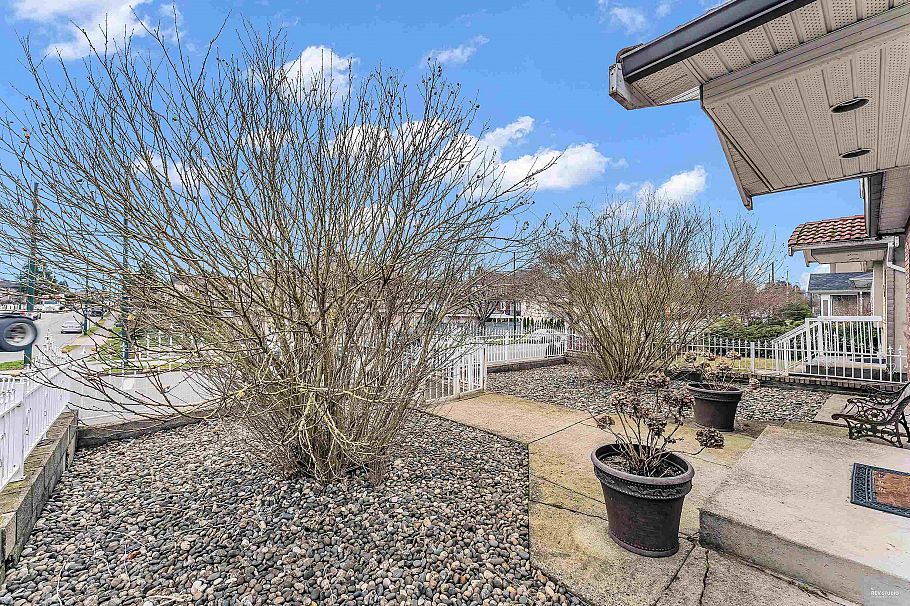 2808 Horley Street Vancouver, BC - 4