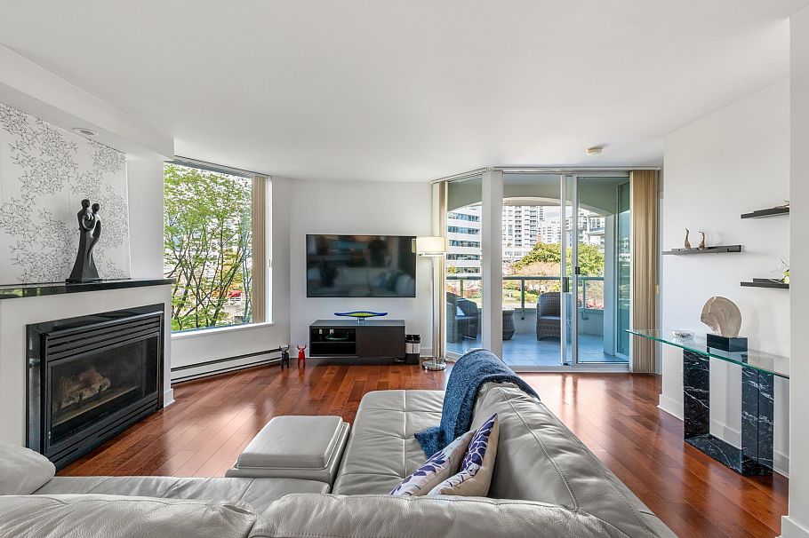 302 168 Chadwick Court North Vancouver, BC - 11