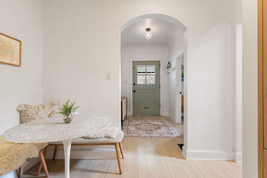 737-745 St. Andrews Avenue North Vancouver, BC - 29