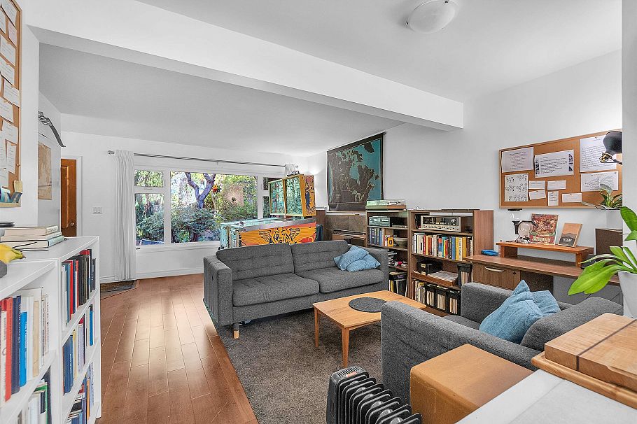 825 W 20th Street North Vancouver, BC - 5