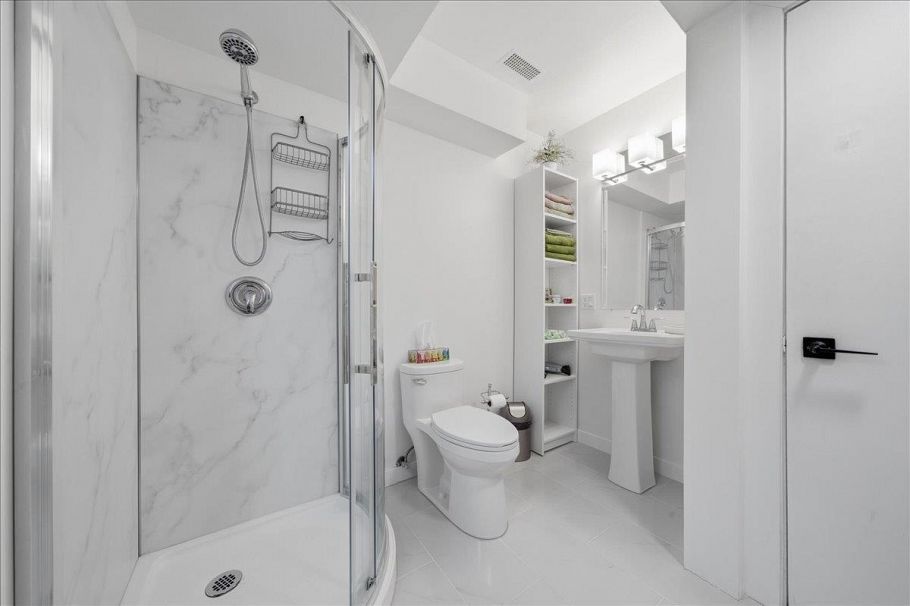 840 E 38th Avenue Vancouver, BC - 28