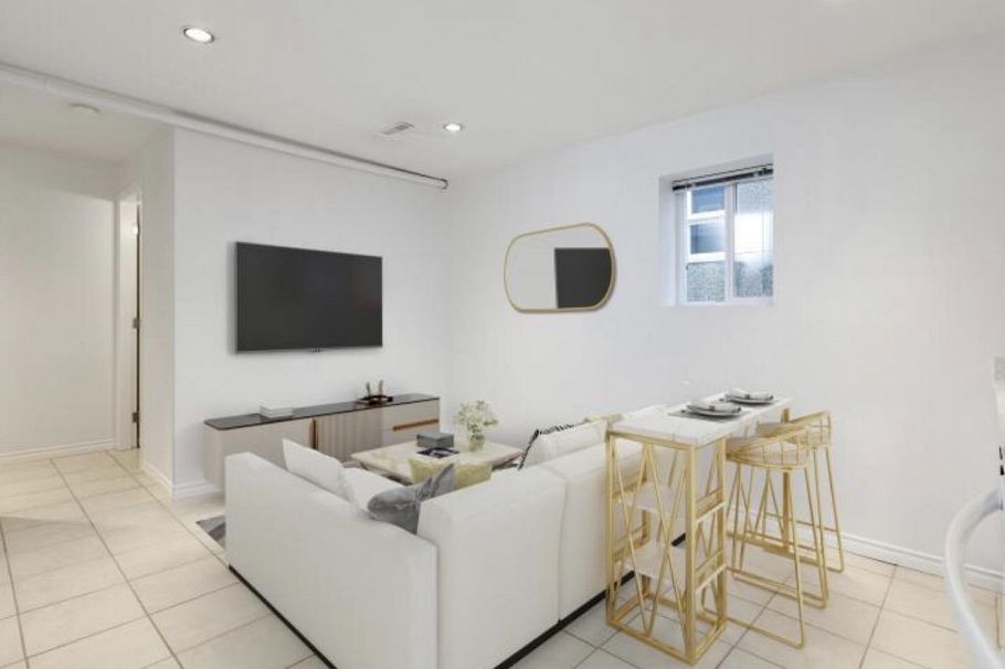 2085 Waverley Avenue Vancouver, BC - 32