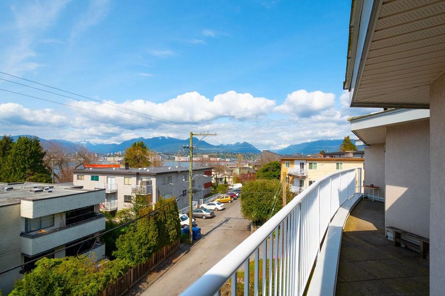 303 2215 Mcgill Street Vancouver, BC - 32