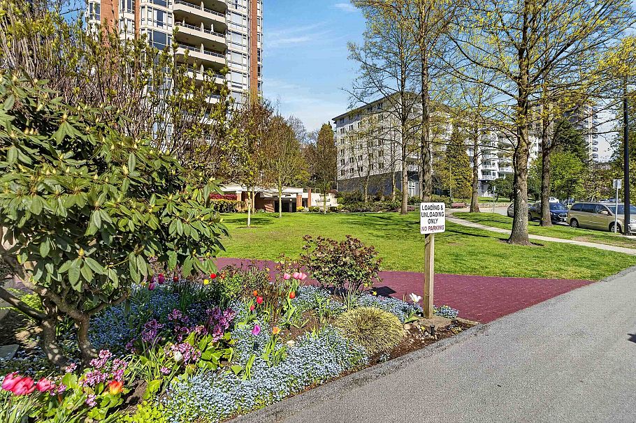 1105 701 W Victoria Park North Vancouver, BC - 4