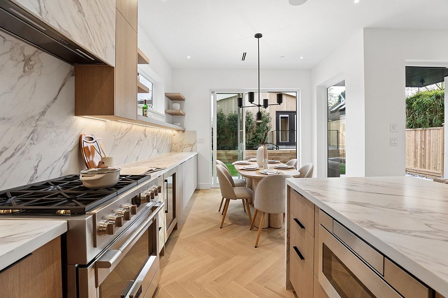 2 2130 E 2 Avenue Vancouver, BC - 9