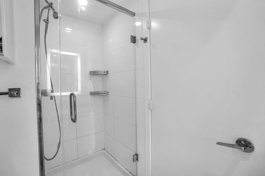 802 158 W 13th Street North Vancouver, BC - 27