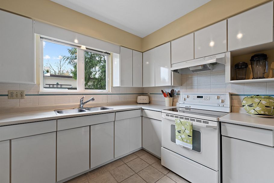 3563 Sykes Road North Vancouver, BC - 8