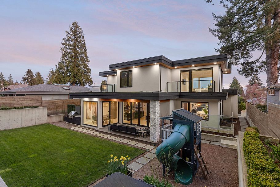 976 Melbourne Avenue North Vancouver, BC - 32