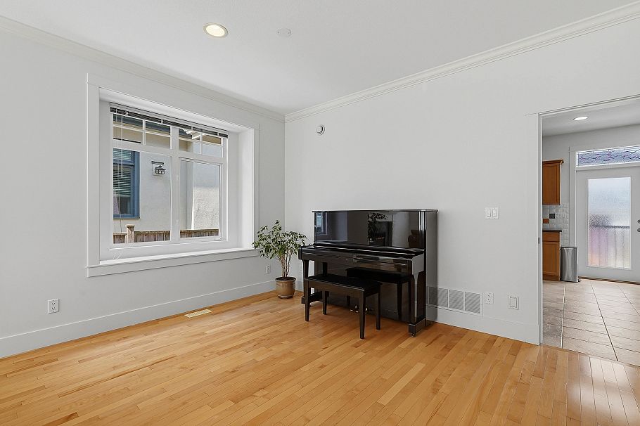 2761 E 53rd Avenue Vancouver, BC - 15