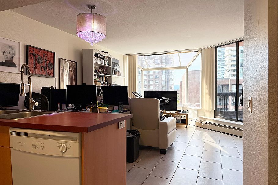 713 1333 Hornby Street Vancouver, BC - 5