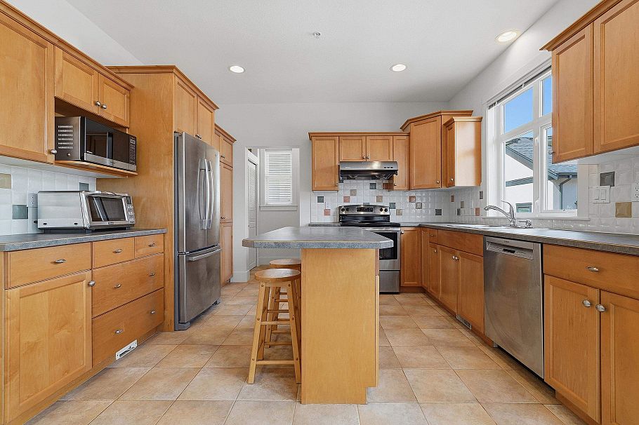 2761 E 53rd Avenue Vancouver, BC - 8