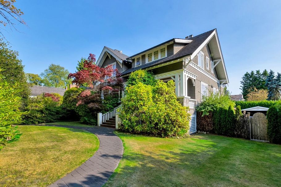 1670 W 49th Avenue Vancouver, BC - 1