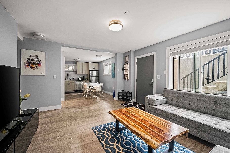 3128 Graveley Street Vancouver, BC - 28