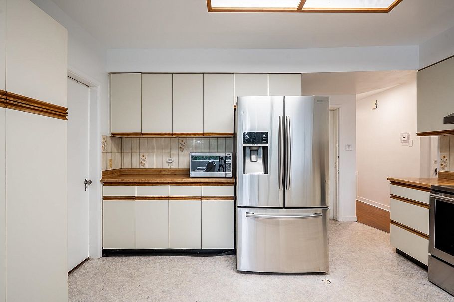 1440 Mountain Highway North Vancouver, BC - 18