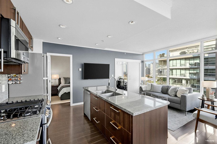 909 1708 Columbia Street Vancouver, BC - 8