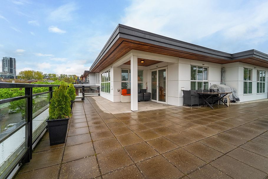 PH2 7988 Yukon Street Vancouver, BC - 2