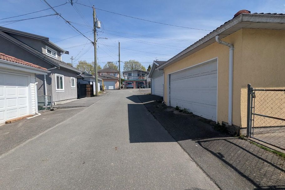 3061 Parker Street Vancouver, BC - 18