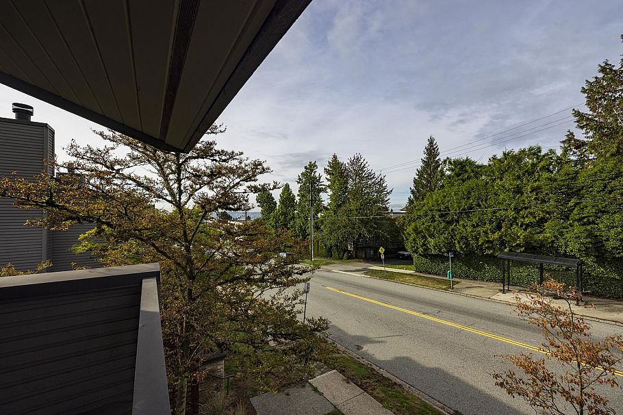 3132 Lonsdale Avenue North Vancouver, BC - 26