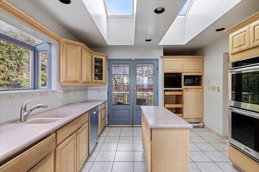 420 Monteray Avenue North Vancouver, BC - 5