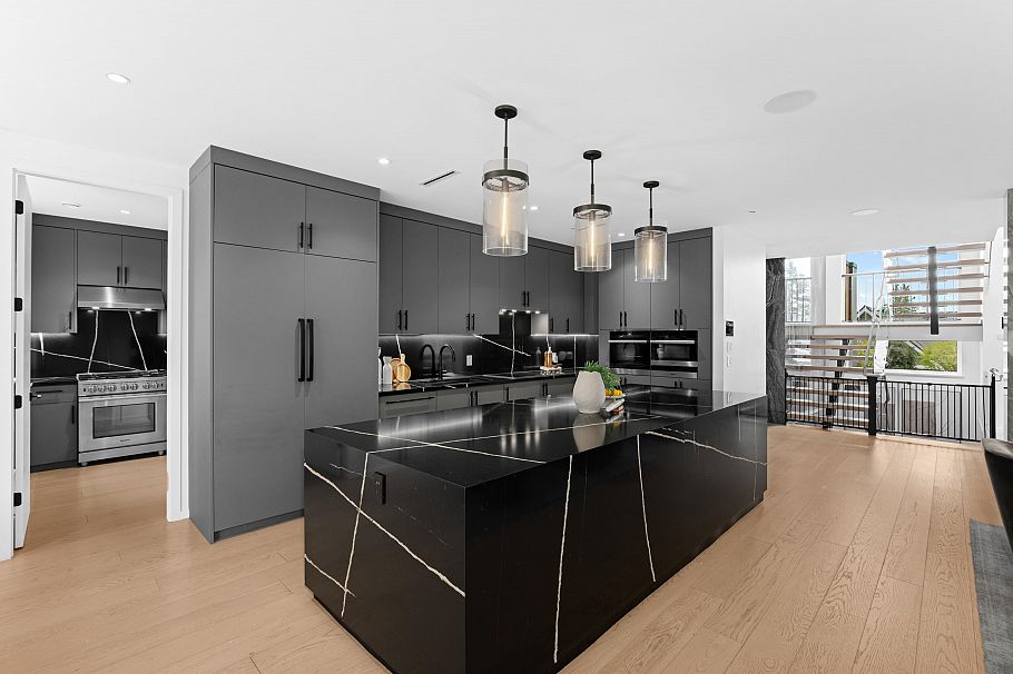 976 Melbourne Avenue North Vancouver, BC - 9