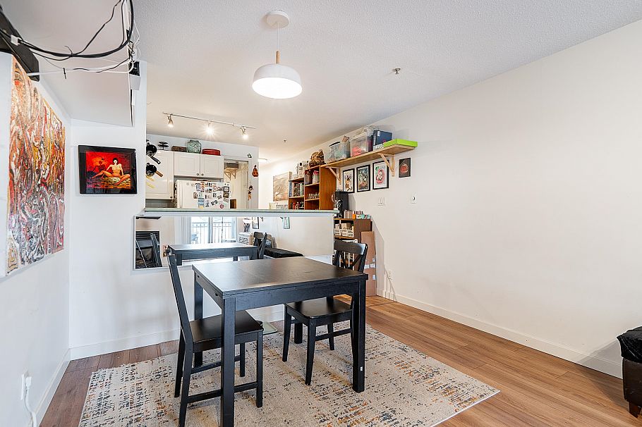 212 868 Kingsway Vancouver, BC - 12