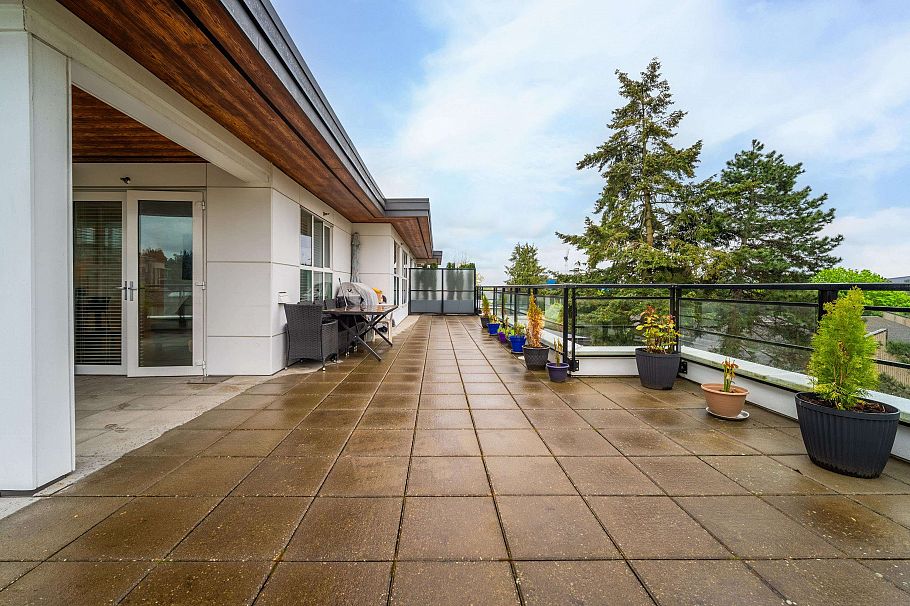 PH2 7988 Yukon Street Vancouver, BC - 3