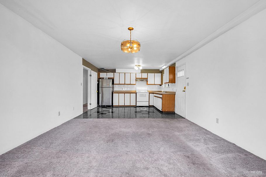 3088 School Avenue Vancouver, BC - 29