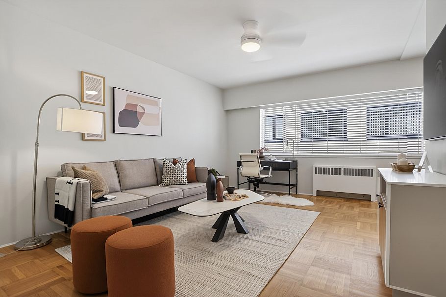 207 1879 Barclay Street Vancouver, BC - 1