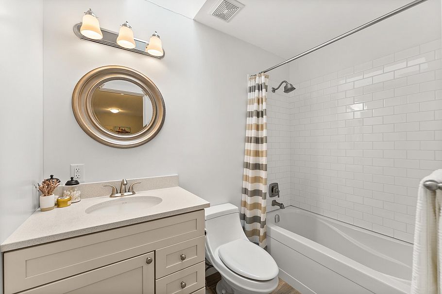 1530 Lighthall Court North Vancouver, BC - 26