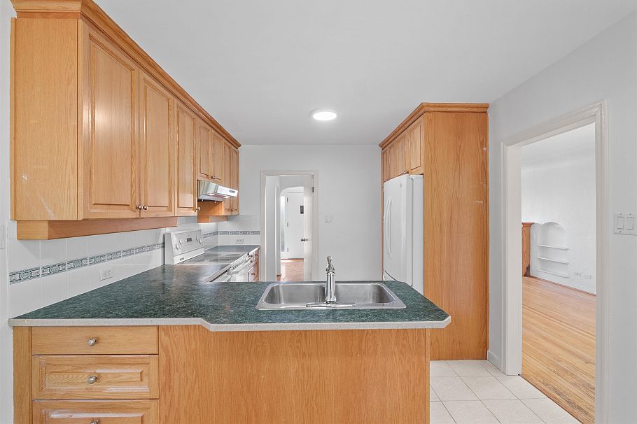 3894 Sunnycrest Drive North Vancouver, BC - 11