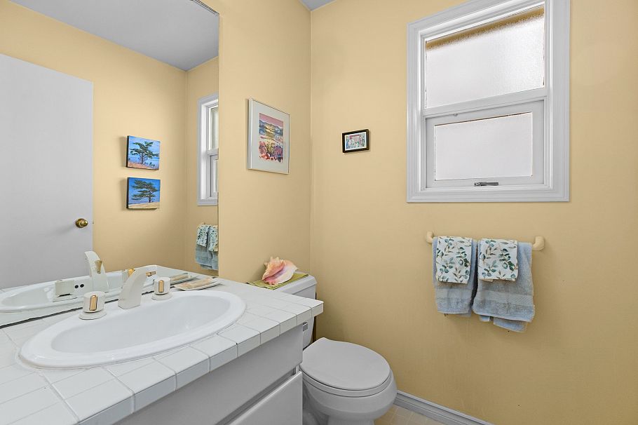 4367 W 15th Avenue Vancouver, BC - 22