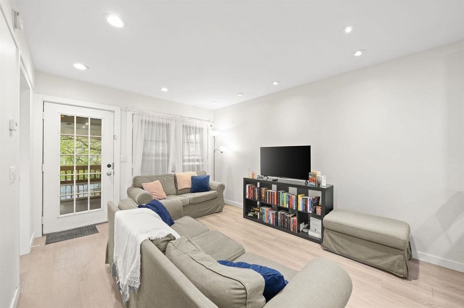 2452 2492 Balsam Street Vancouver, BC - 17